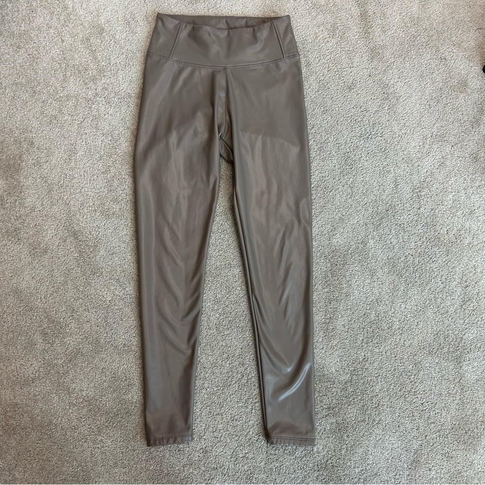FOREVER 21 Women's Taupe Faux Leather High-Rise Leggings pleather vegan Sz M - Picture 3 of 11